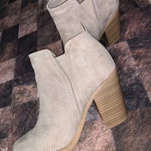 Universal thread tan bootie wedges